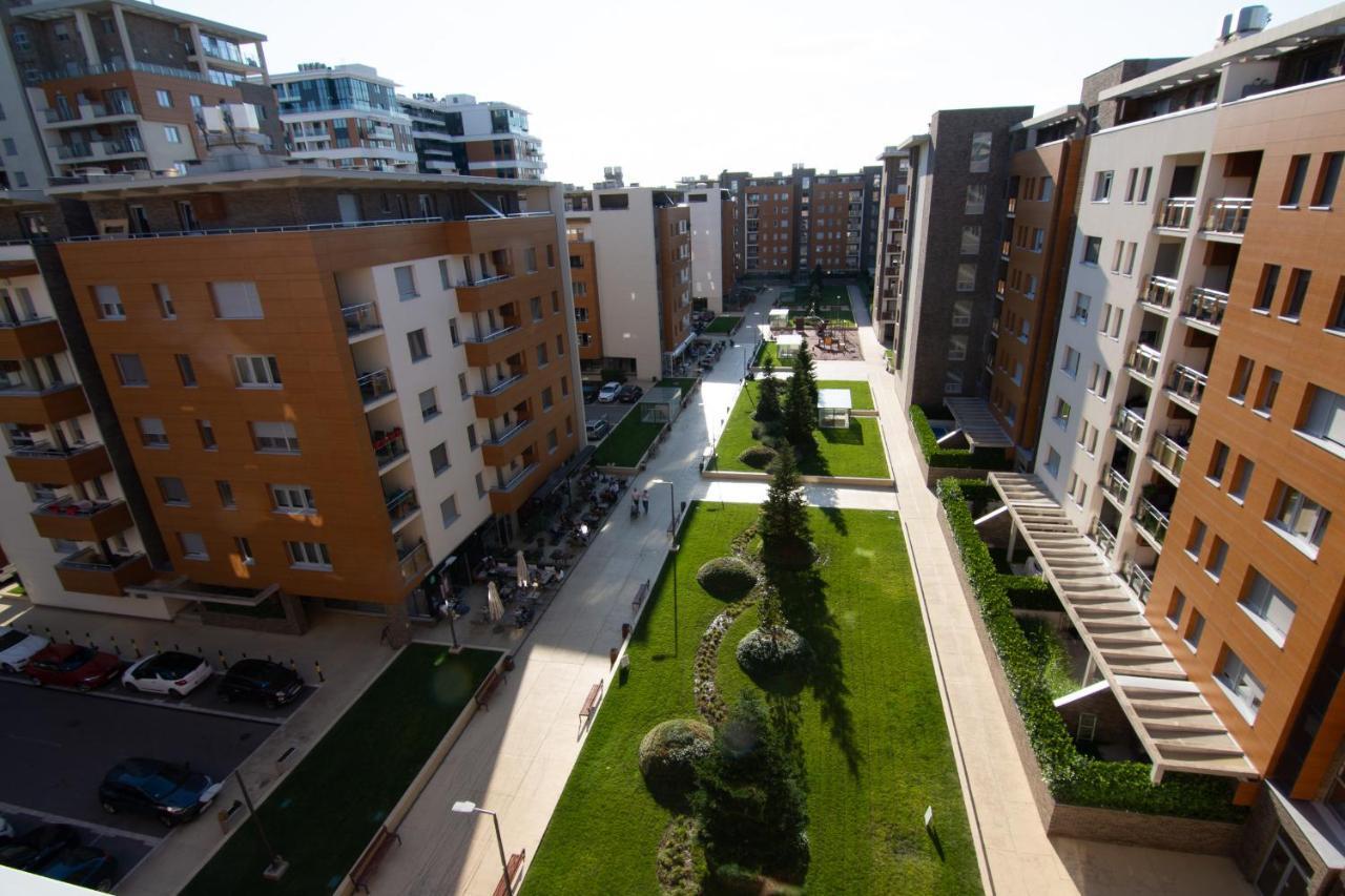 A Blok New Modern - Free Garage Parking, Comfortable, Quiet With A Park View Belgrado Exterior foto
